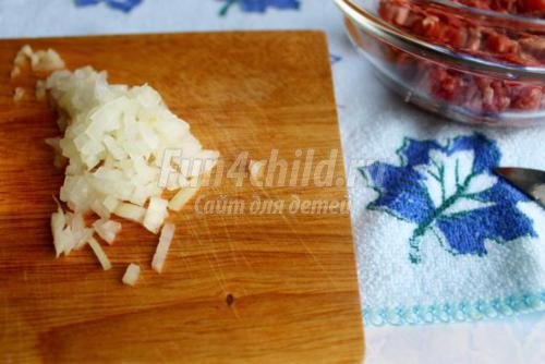 Рецепт котлет из телятины на пару с сыром