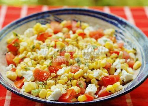 Салат с консервированной кукурузой