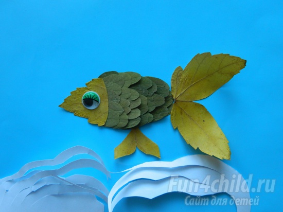 Аппликация Рыбка из осенних листьев