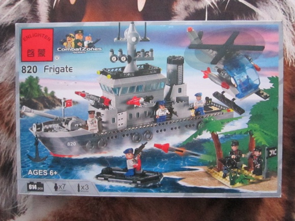 Конструктор Combat Zones series 820 Frigate